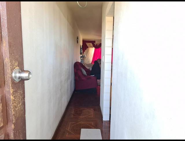 2 BEDROOM APARTMENT FOR SALE IN VEREENIGING CENTRAL